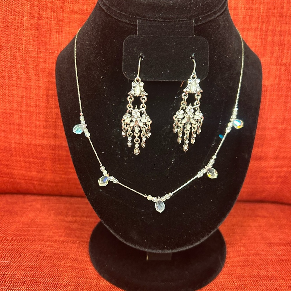 Elegant Silver and Crystal Jewelry Set